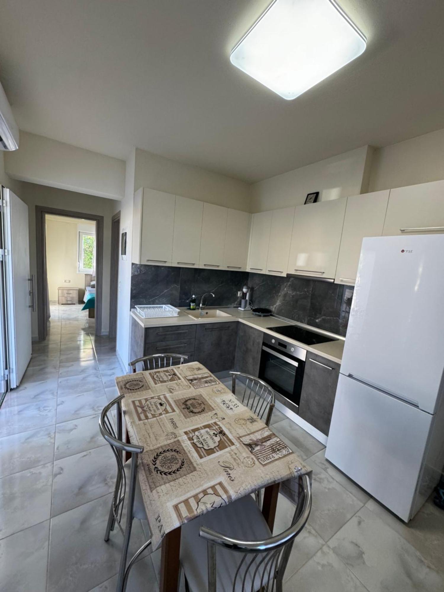 Adoniss Apartmentss Paralía Dionysíou Eksteriør bilde
