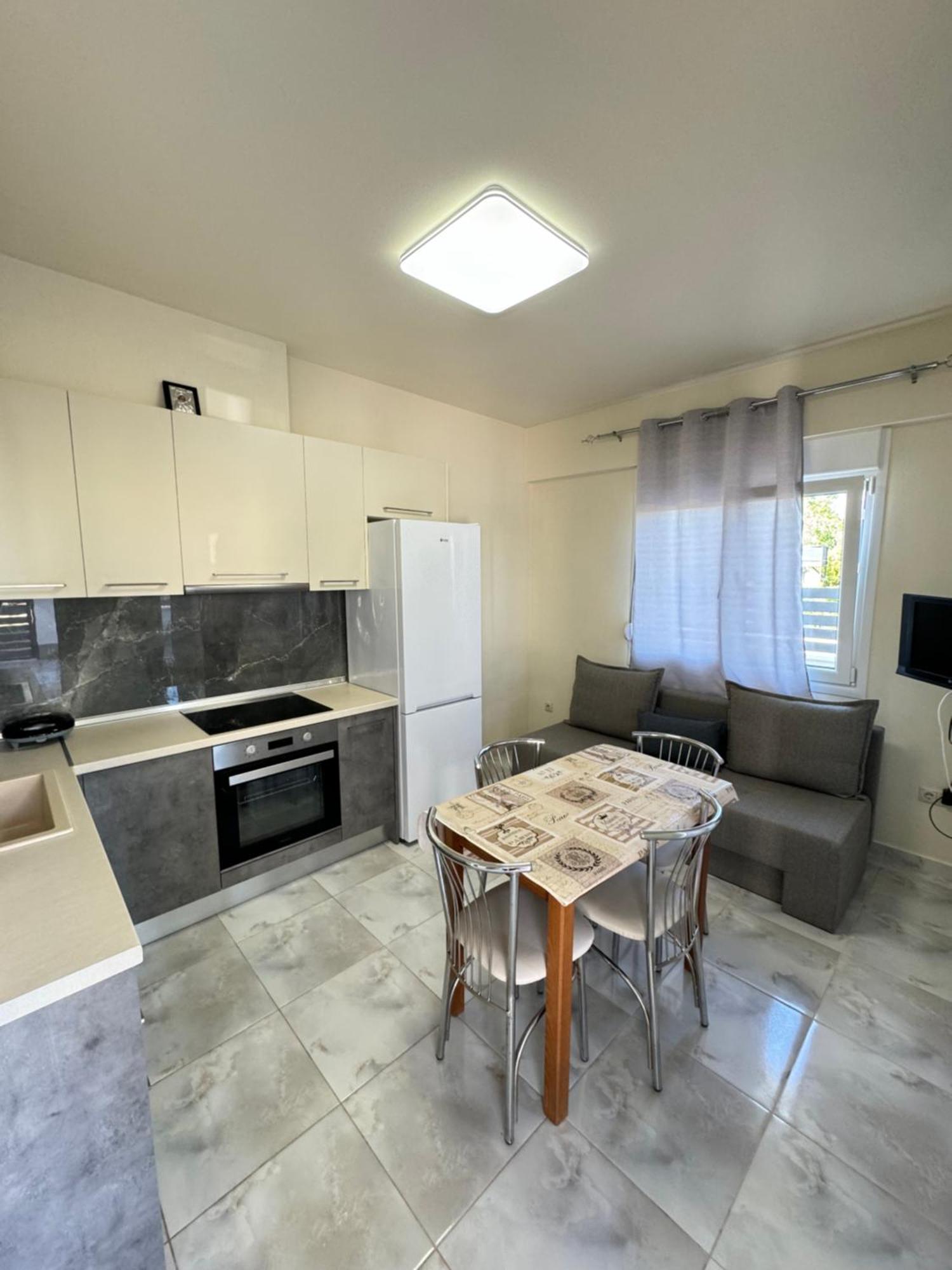 Adoniss Apartmentss Paralía Dionysíou Eksteriør bilde